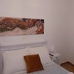 Kirkis Apartment